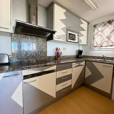 Avec Attico Et Piscine Apartament *